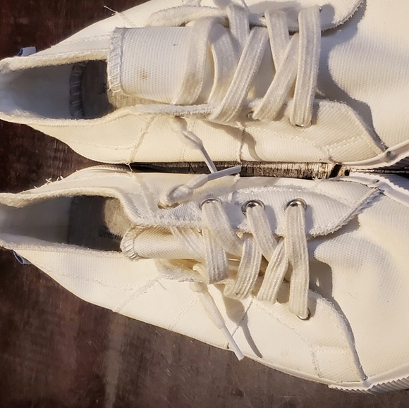 Tommy Bahama White Sneakers Womans Size 10 - Picture 11 of 11